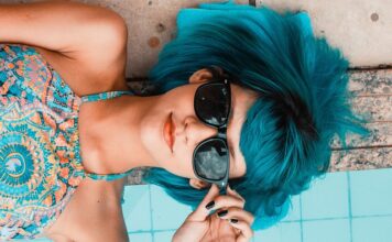 Czy można iść na basen w spodenkach?